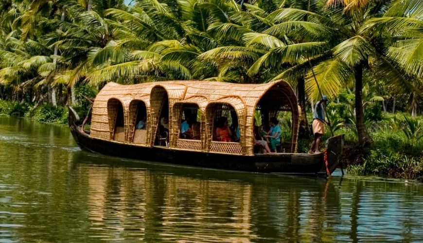 Shikkara boat in Alappuzha backwaters - Authentic Kerala backwater experience