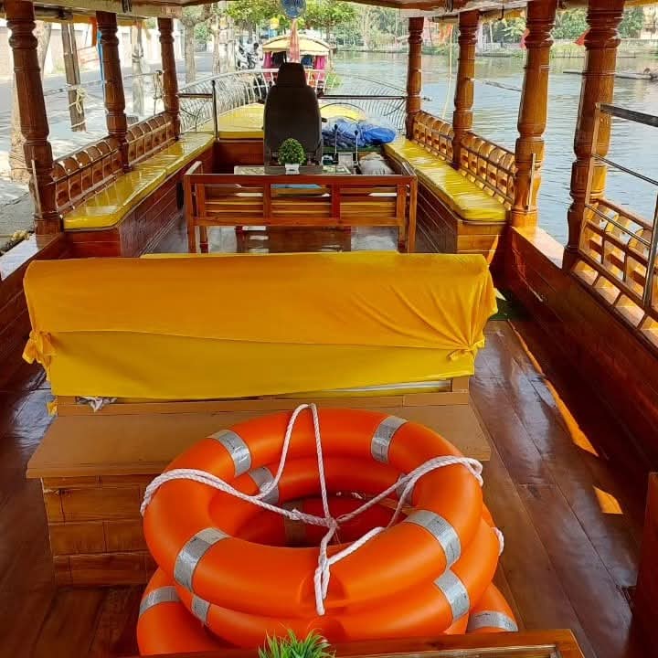 Budget-Friendly Shikkara Cruise